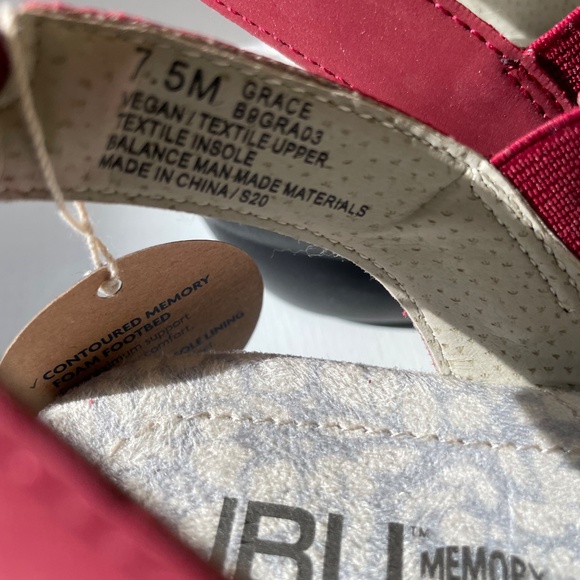 Sandals - Picture 5 of 5